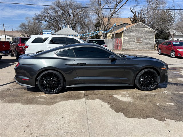 Ford Mustang photo 16