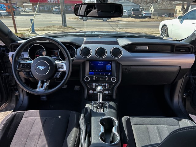 Ford Mustang photo 9