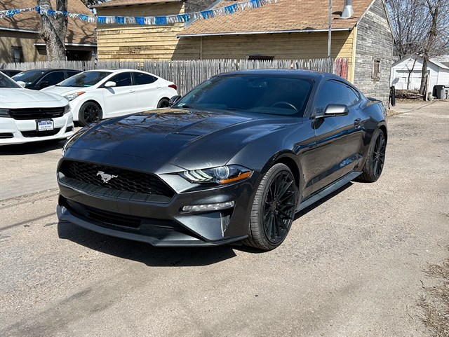 Ford Mustang photo 3