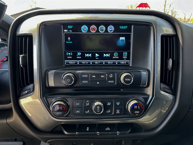 Chevrolet Silverado photo 14