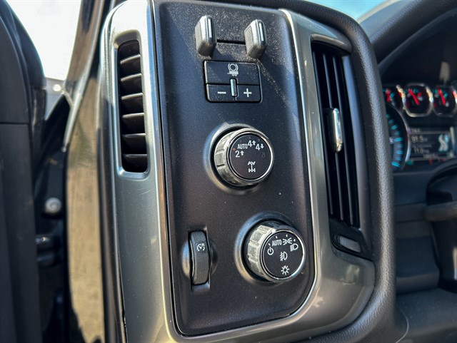 Chevrolet Silverado photo 13