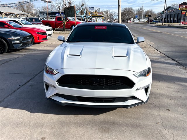 Ford Mustang photo 3