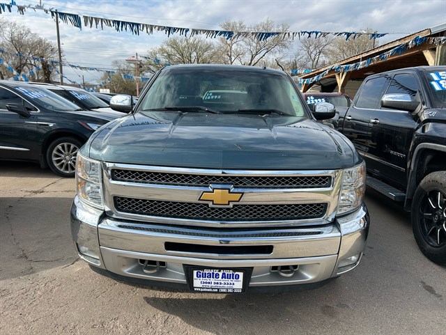 Chevrolet Silverado photo 2