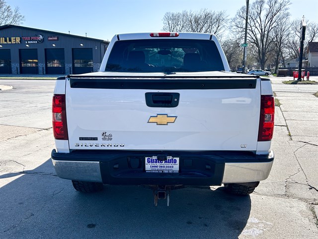Chevrolet Silverado photo 9