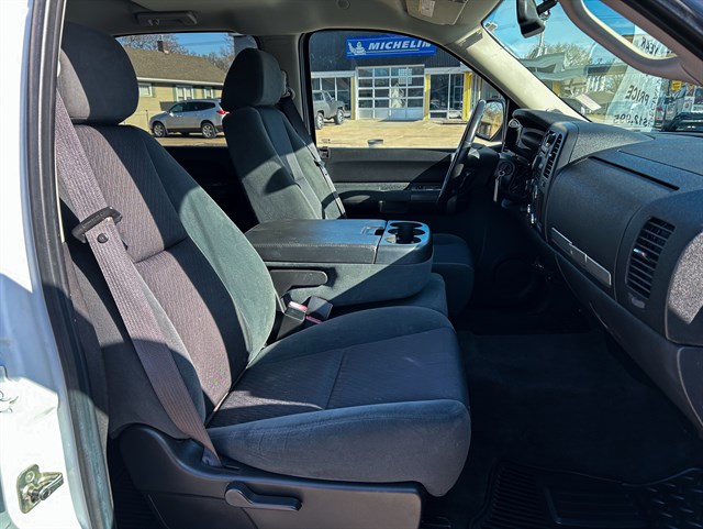 Chevrolet Silverado photo 13