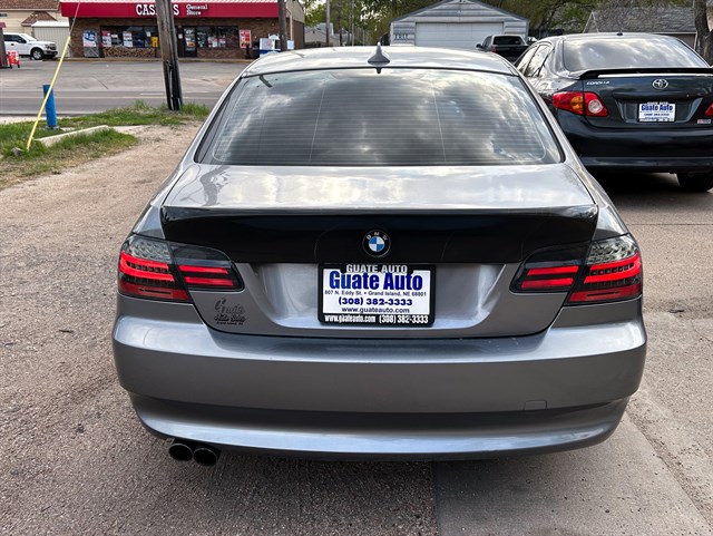 BMW 3 Series photo 8