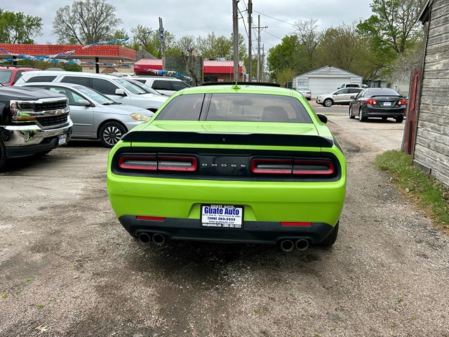 Dodge Challenger photo 13