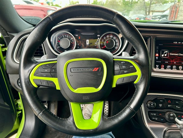 Dodge Challenger photo 5