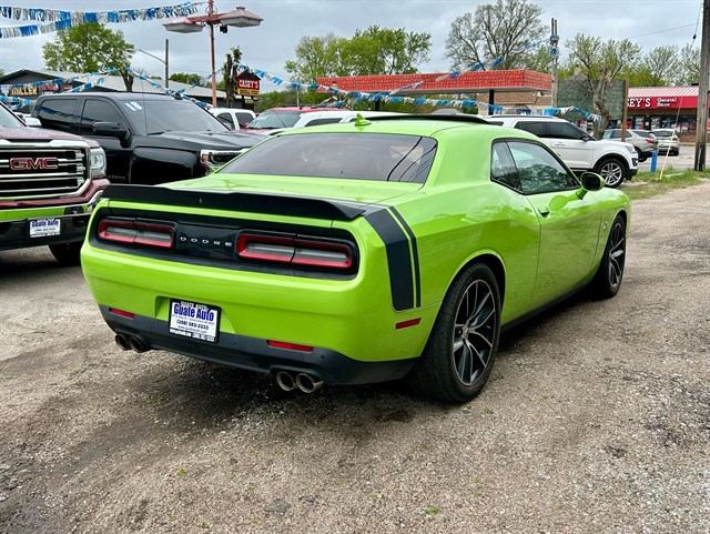 Dodge Challenger photo 14