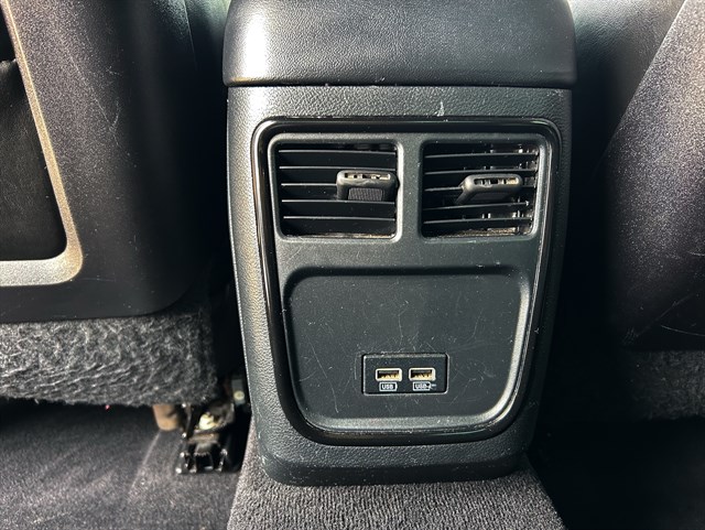 Chrysler 300 photo 16