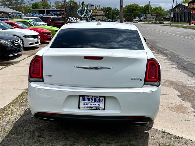 Chrysler 300 photo 10