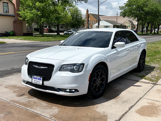 Chrysler 300 photo 3