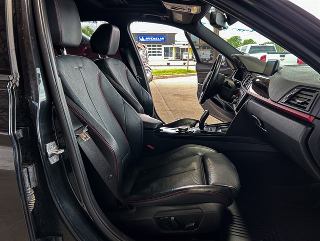 BMW 3 Series photo 16