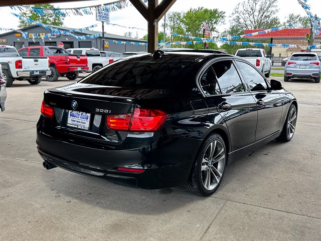 BMW 3 Series photo 11
