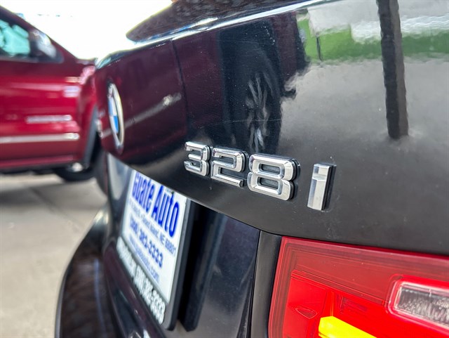 BMW 3 Series photo 18