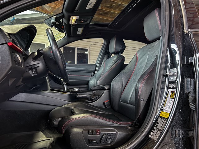 BMW 3 Series photo 12
