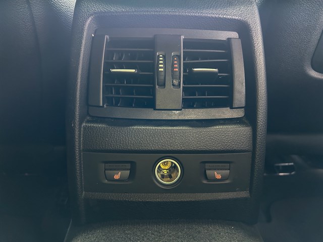 BMW 3 Series photo 14