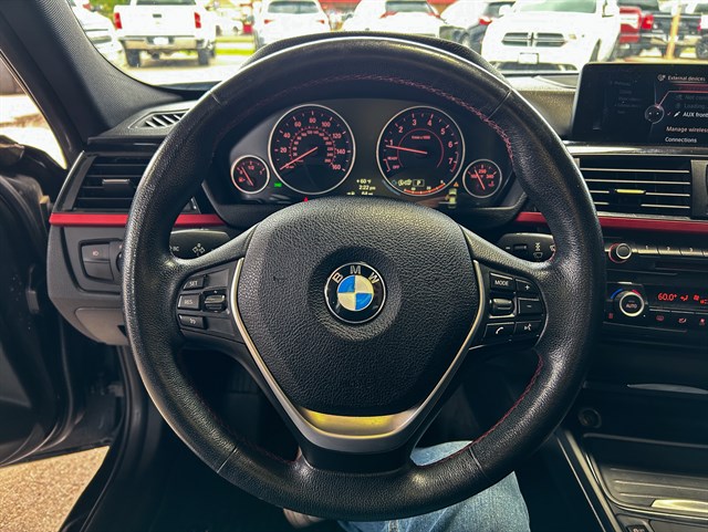 BMW 3 Series photo 6