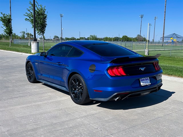 Ford Mustang photo 6