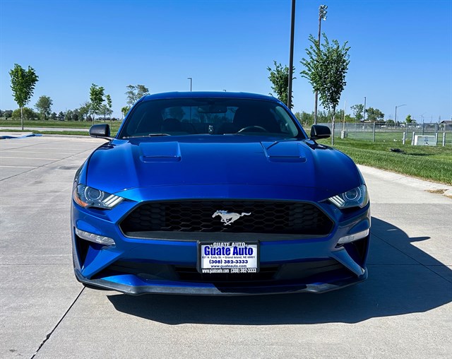 Ford Mustang photo 2