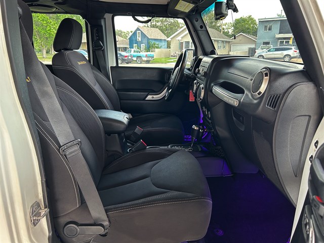 Jeep Wrangler photo 18