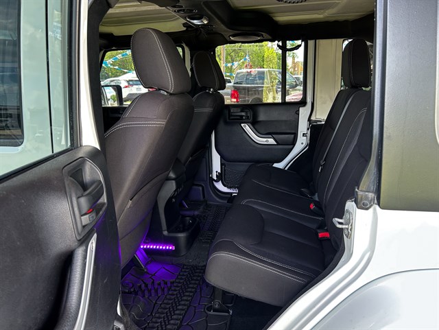 Jeep Wrangler photo 15
