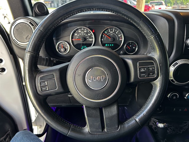 Jeep Wrangler photo 11