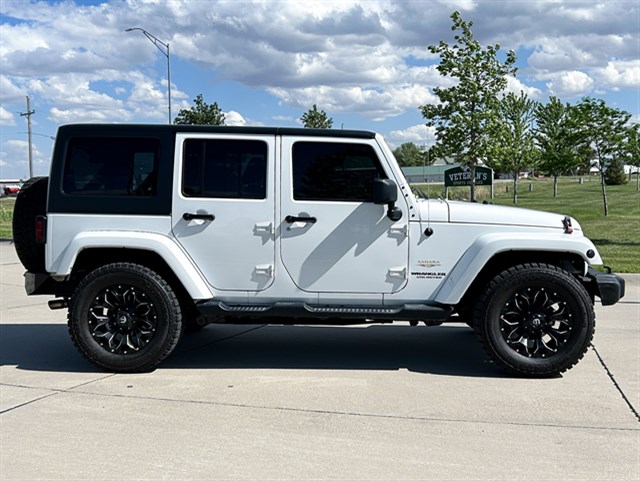 Jeep Wrangler photo 8