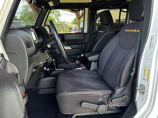 Jeep Wrangler photo 14