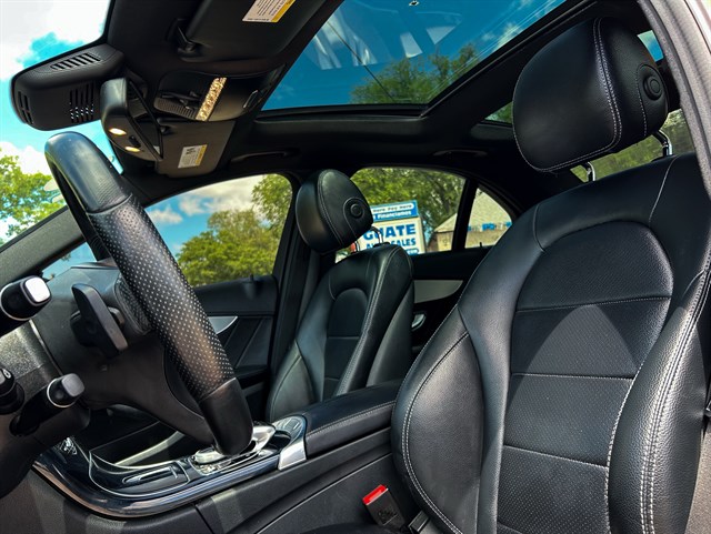 Mercedes-Benz C-Class photo 17