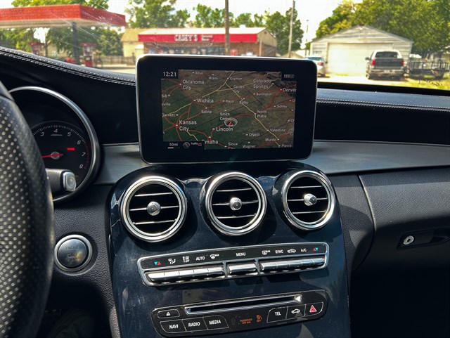 Mercedes-Benz C-Class photo 9