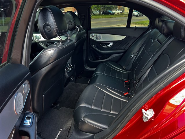 Mercedes-Benz C-Class photo 19