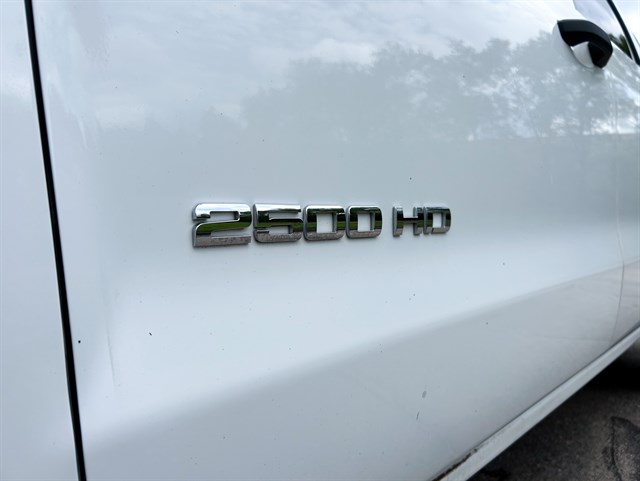 Chevrolet Silverado photo 18