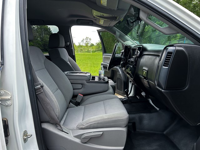 Chevrolet Silverado photo 16