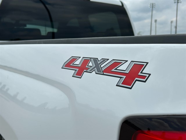 Chevrolet Silverado photo 20