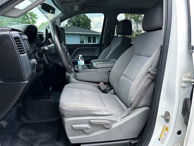 Chevrolet Silverado photo 13