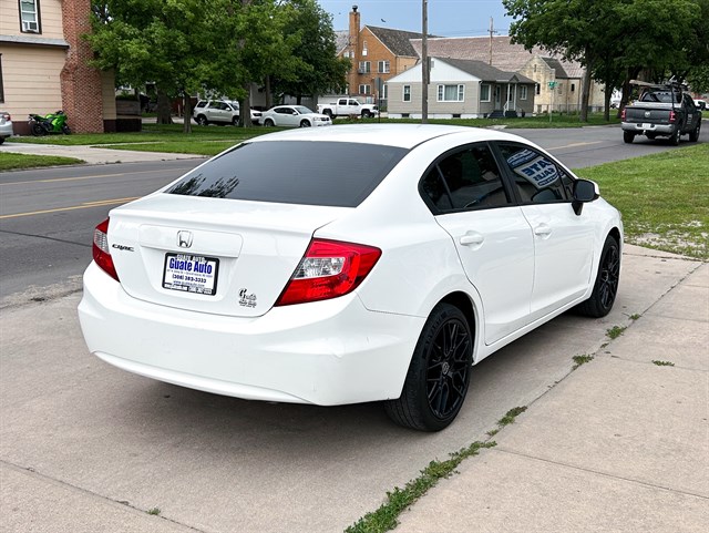 Honda Civic photo 9