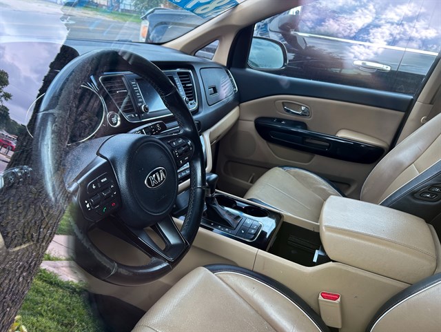 Kia Sedona photo 4