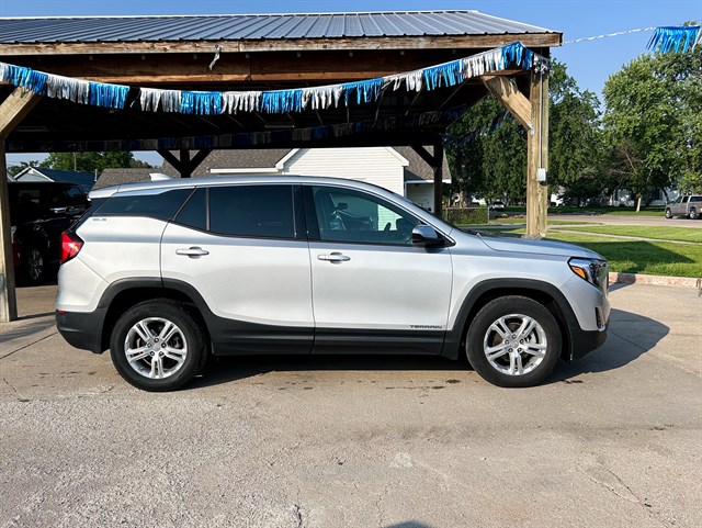 GMC Terrain photo 12