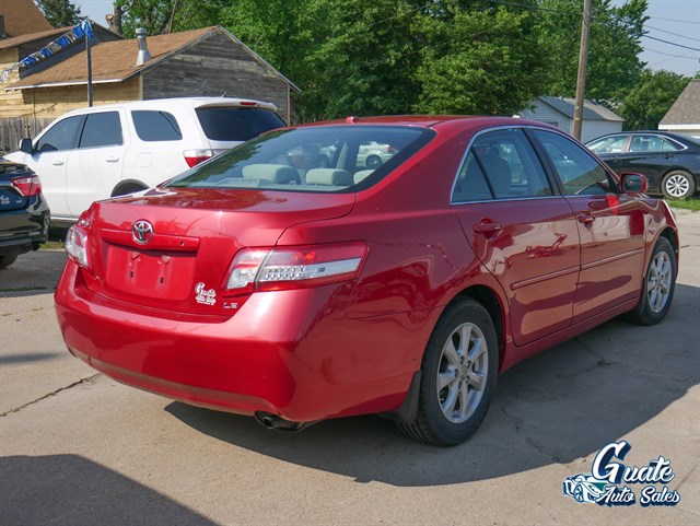 Toyota Camry photo 11