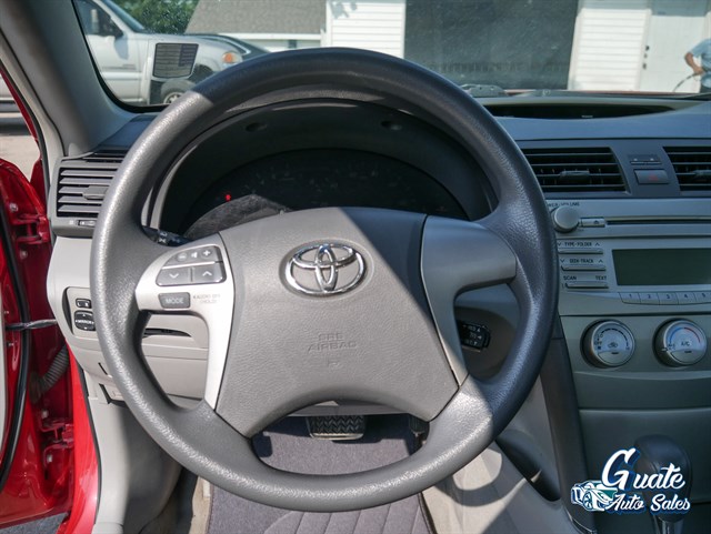 Toyota Camry photo 6