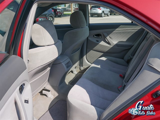 Toyota Camry photo 9