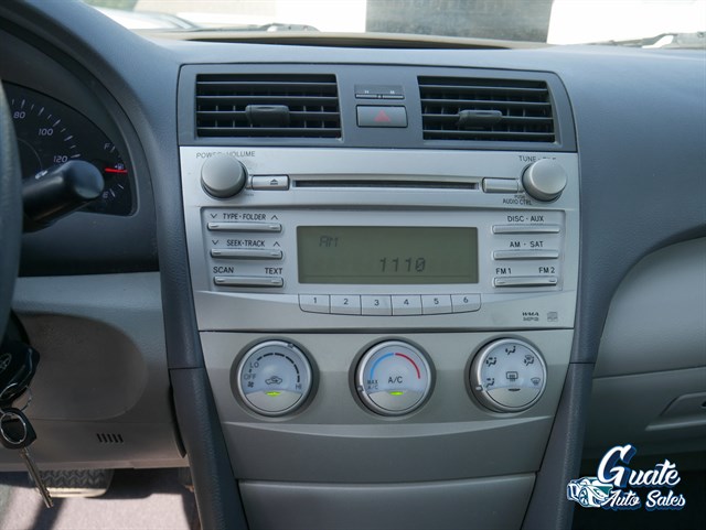 Toyota Camry photo 8