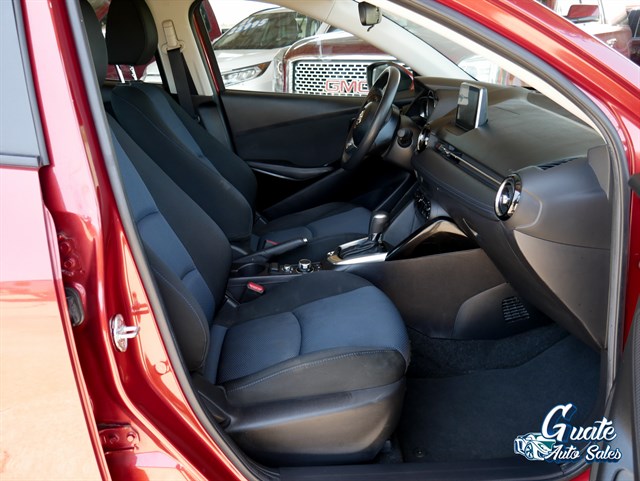 Toyota Yaris iA photo 14