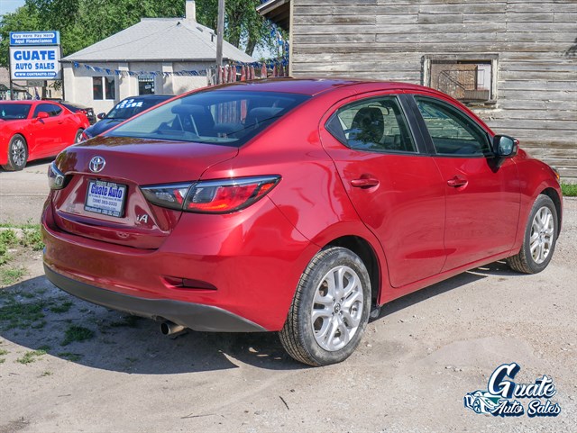 Toyota Yaris iA photo 11