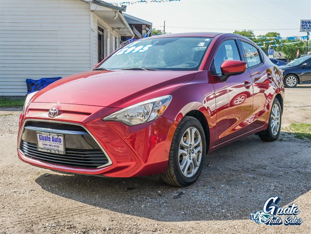 Toyota Yaris iA photo 3