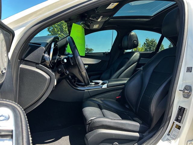 Mercedes-Benz C-Class photo 17
