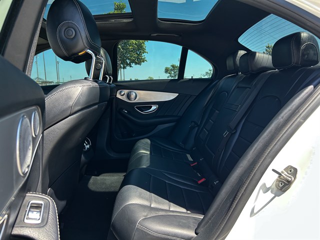 Mercedes-Benz C-Class photo 19