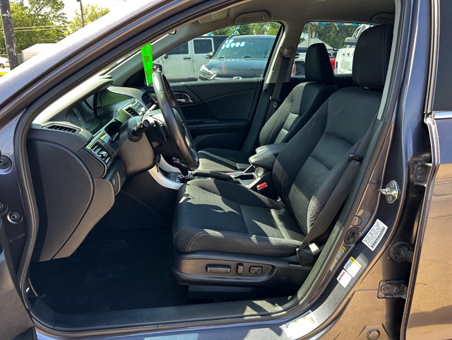Honda Accord photo 10