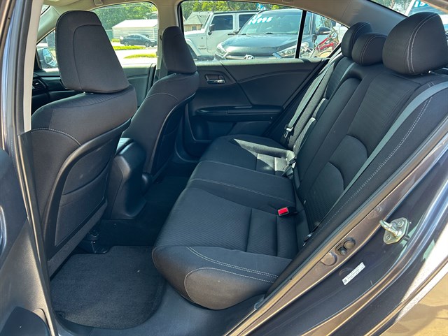 Honda Accord photo 11